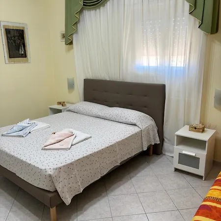 Modern Den Apartament Noto